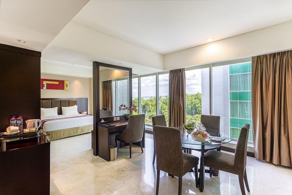 คลาโร เกนดารี  Hotel เคนดารี ภายนอก รูปภาพ