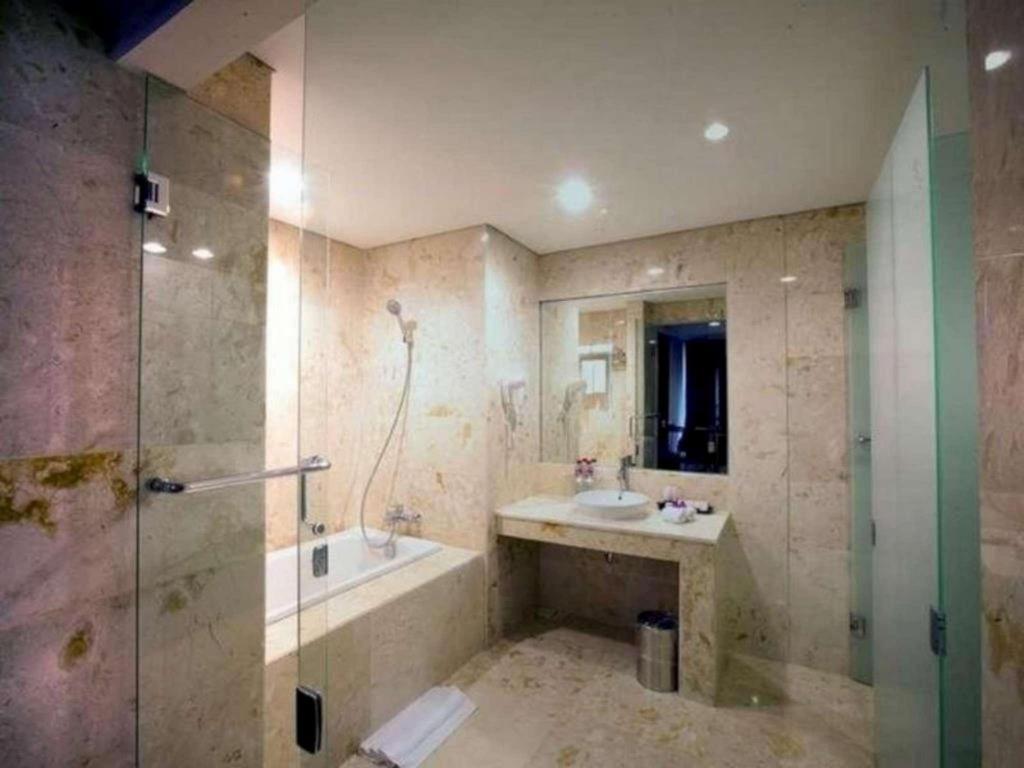คลาโร เกนดารี  Hotel เคนดารี ภายนอก รูปภาพ