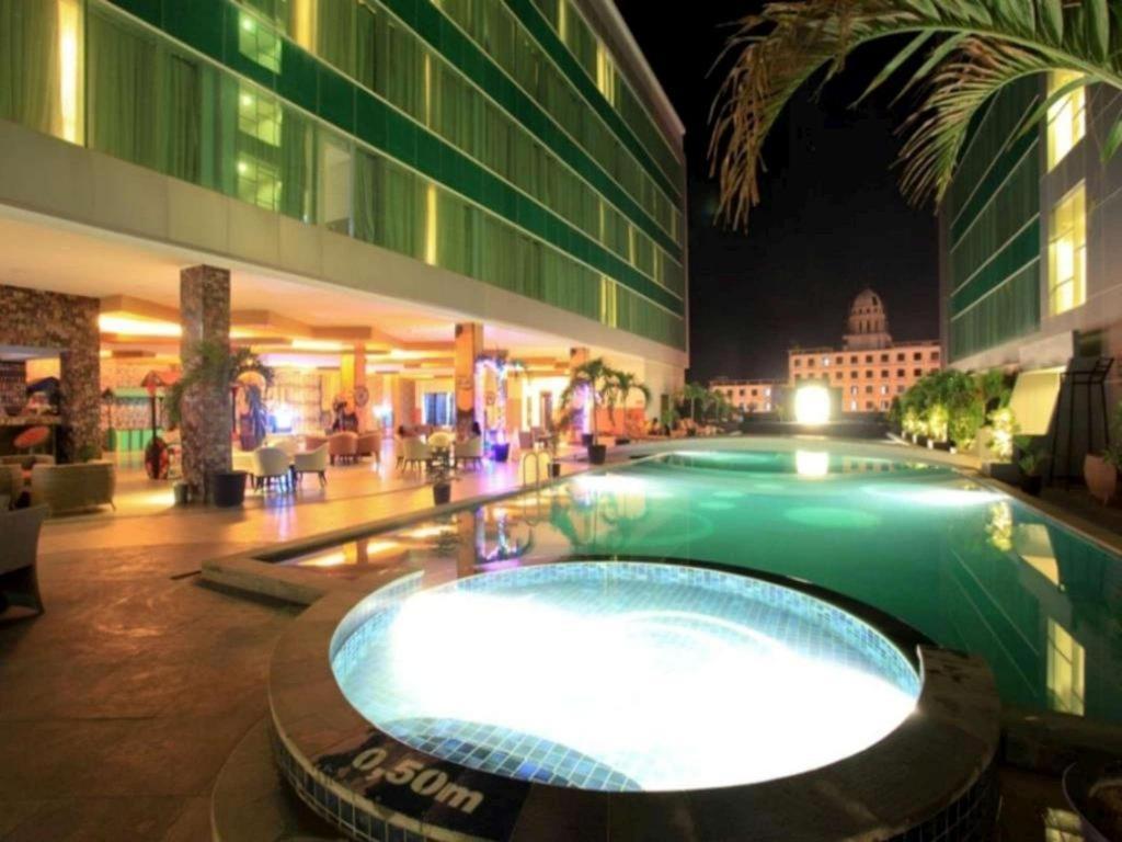 คลาโร เกนดารี  Hotel เคนดารี ภายนอก รูปภาพ