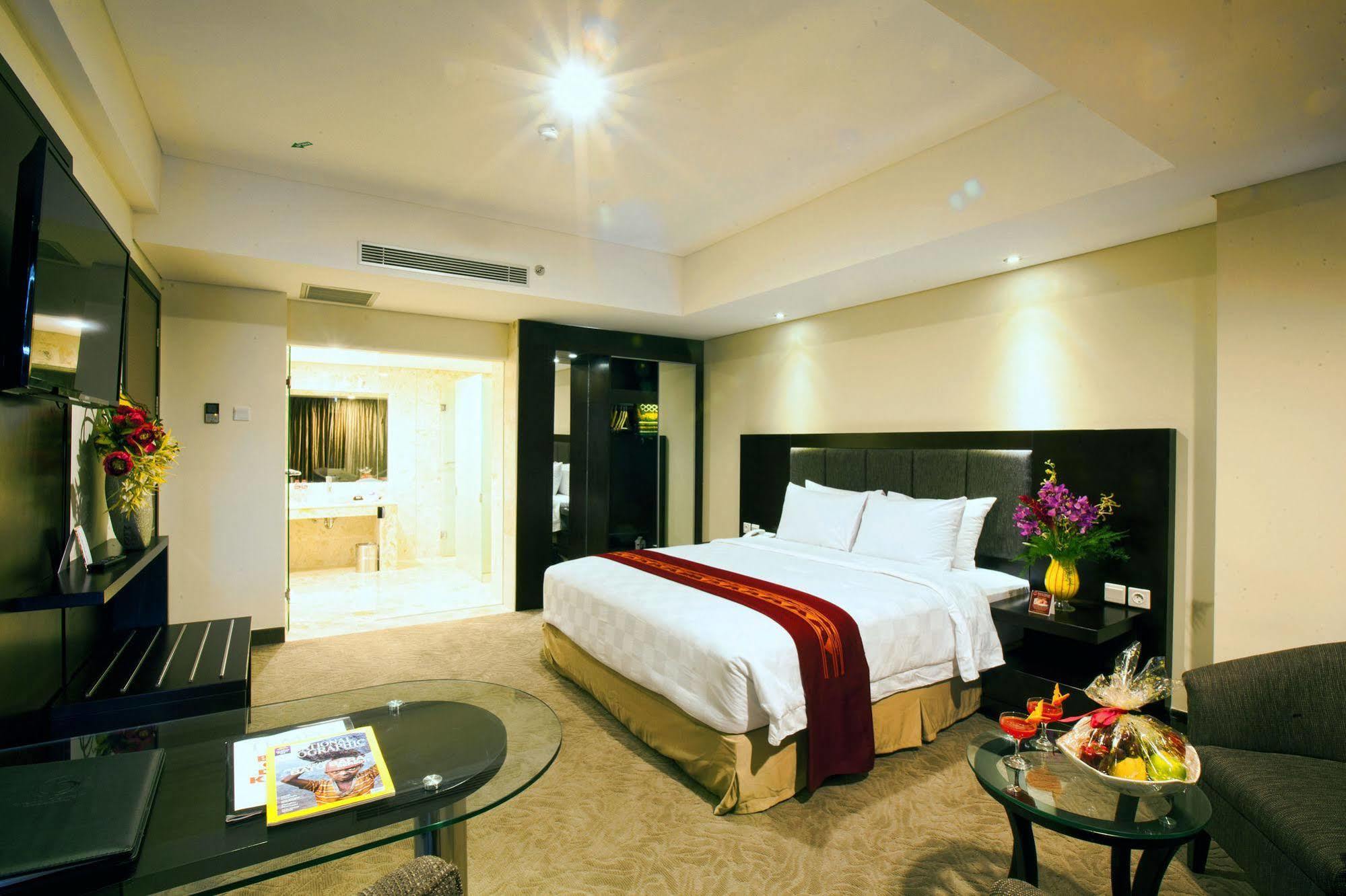คลาโร เกนดารี  Hotel เคนดารี ภายนอก รูปภาพ