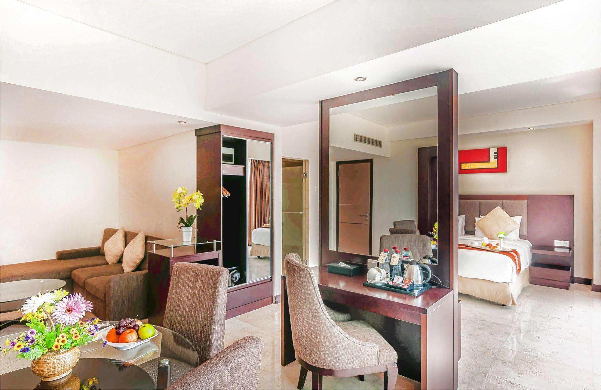 คลาโร เกนดารี  Hotel เคนดารี ภายนอก รูปภาพ