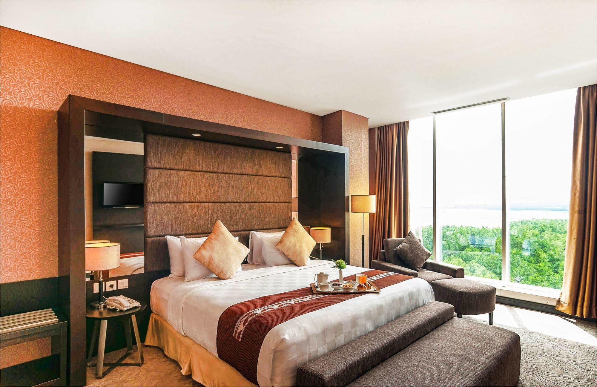คลาโร เกนดารี  Hotel เคนดารี ภายนอก รูปภาพ