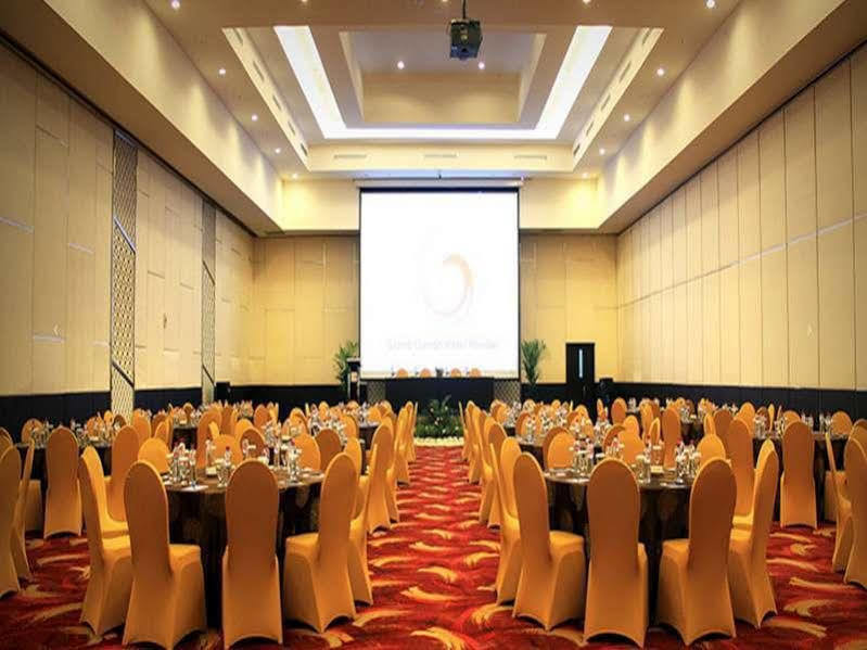 คลาโร เกนดารี  Hotel เคนดารี ภายนอก รูปภาพ